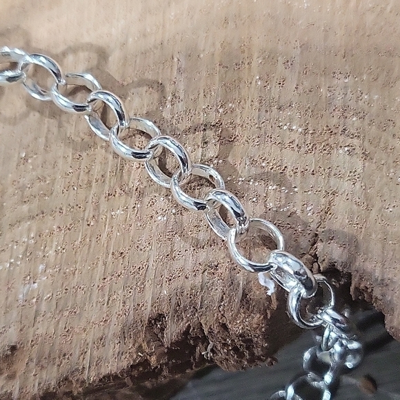 NWT Mia & Amilia fine silver plated 18"-20" necklace - Picture 2 of 3